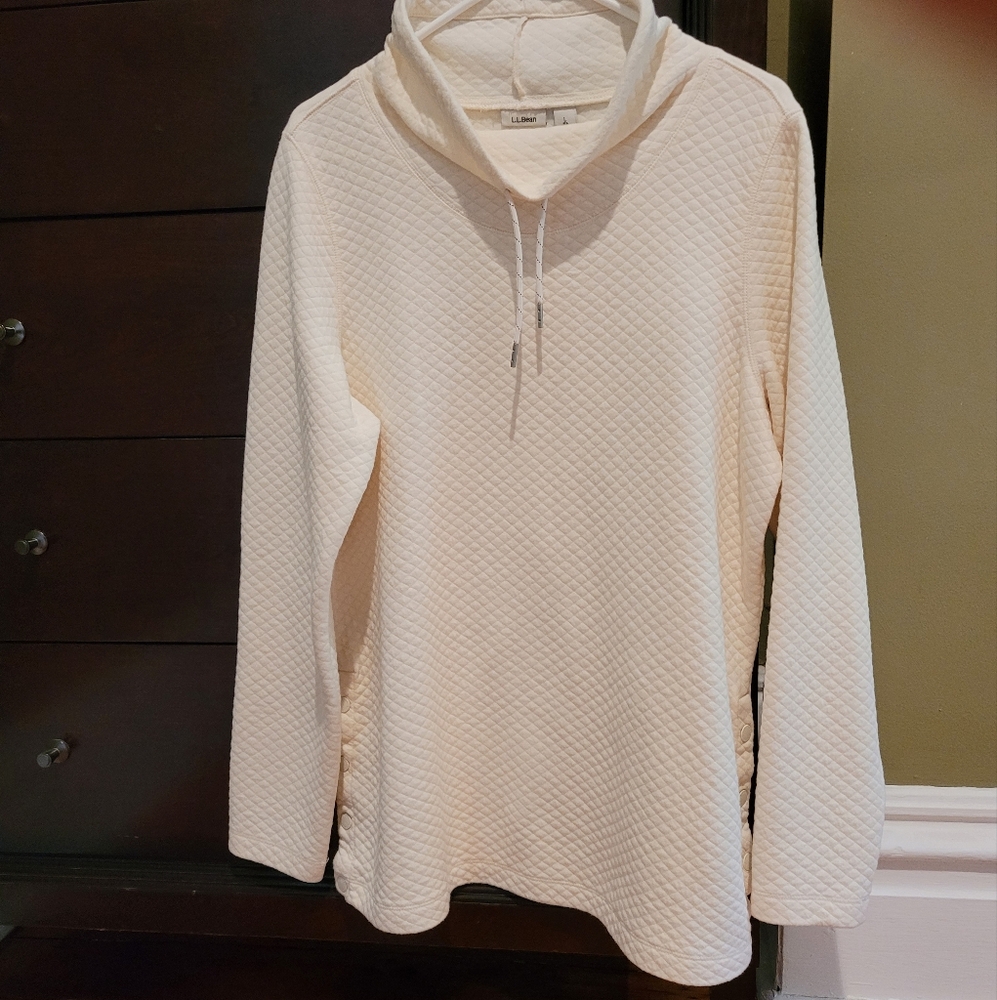 LL Bean soft light quilted pullover NWT